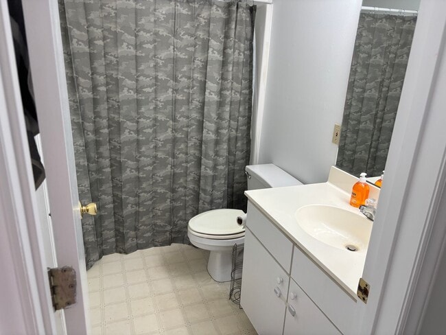 Building Photo - 2 BEDROOM 2 BATH ON 2ND FLOOR AT MYRTLE GR...