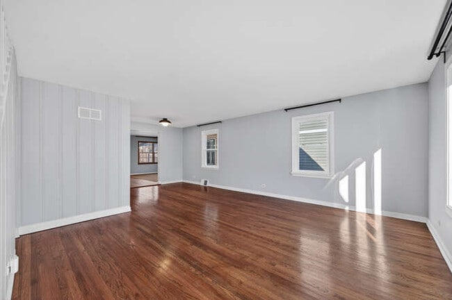 Building Photo - 4524 Washington St