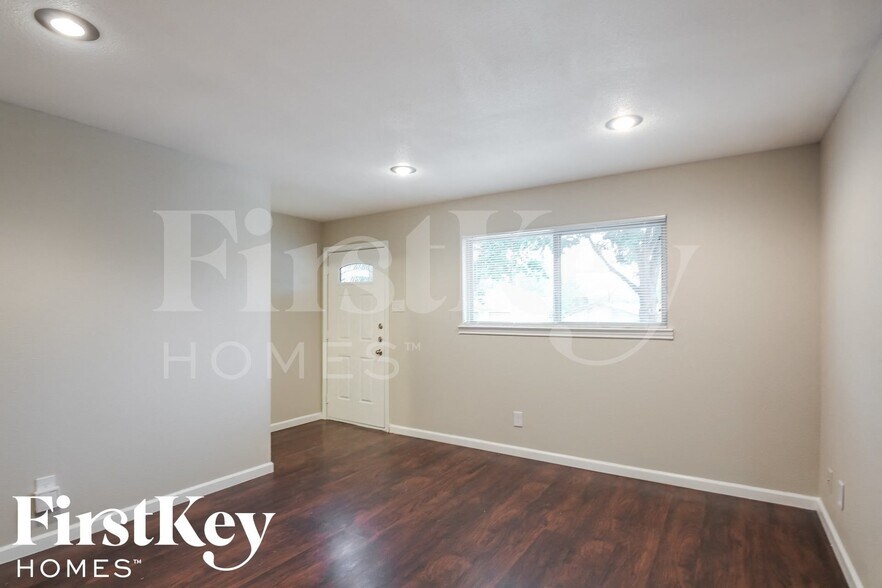 Building Photo - 7640 Ryan Ridge Dr