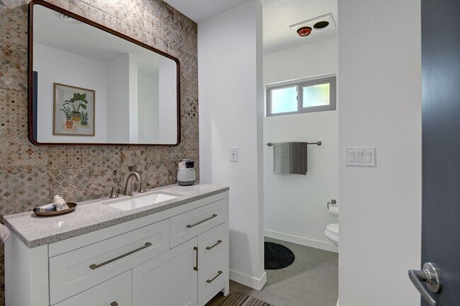 Building Photo - 80071 Palm Cir Dr
