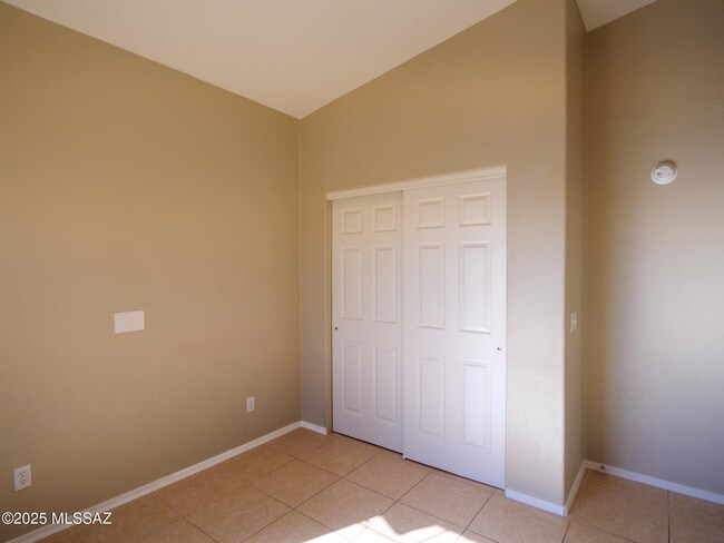 Building Photo - 1672 W Wood Crest Ct