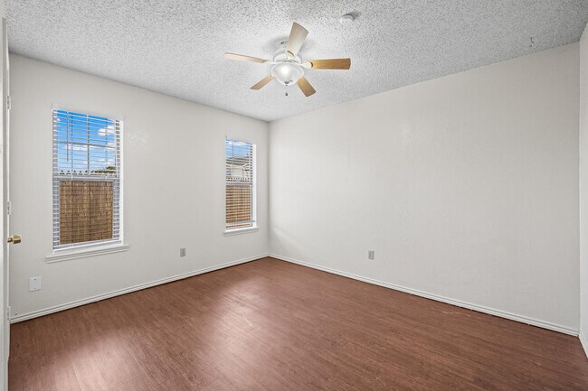 Building Photo - 2107 La Salle Ave