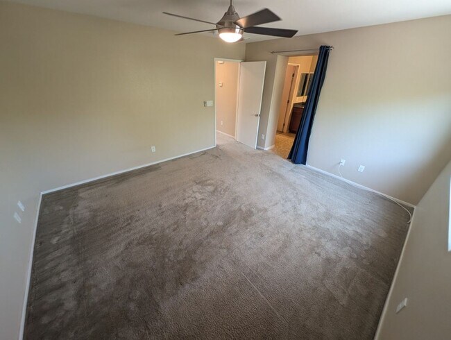 Building Photo - 10544 Headwind Ave