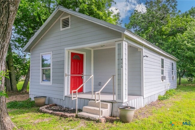 Primary Photo - 406 W Tyson Ave
