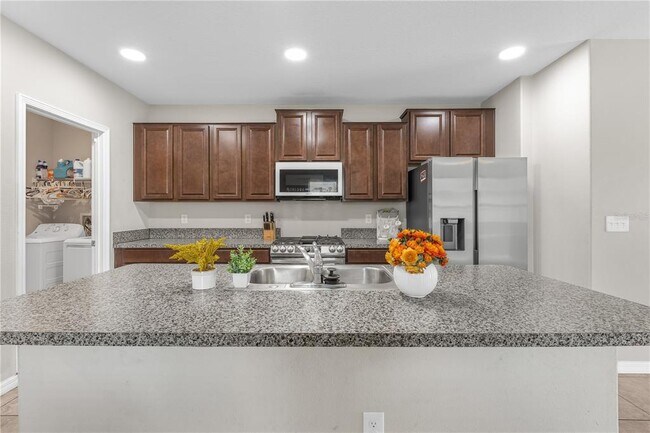 Building Photo - 5149 White Chicory Dr