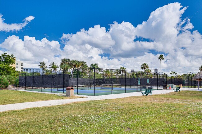 Building Photo - 4263 Bay Beach Ln