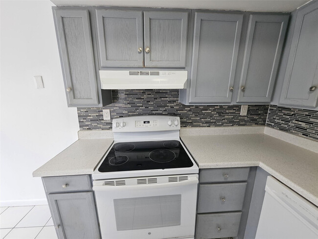 Building Photo - 2220 NW 59th Wy