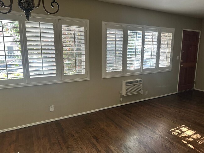 Building Photo - Valley Spring, 11339-11345