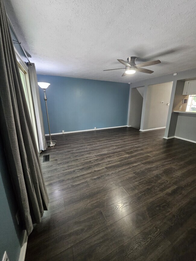 Building Photo - 9459 Timber View Dr