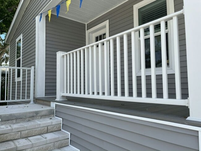 Building Photo - 15777 Bolesta Rd