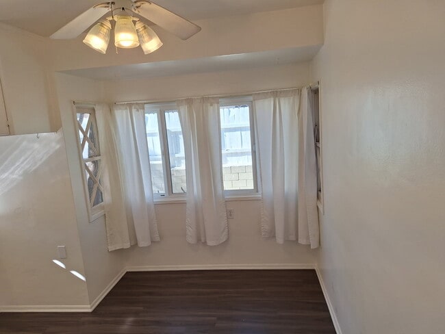 Building Photo - 2608 W Carson St