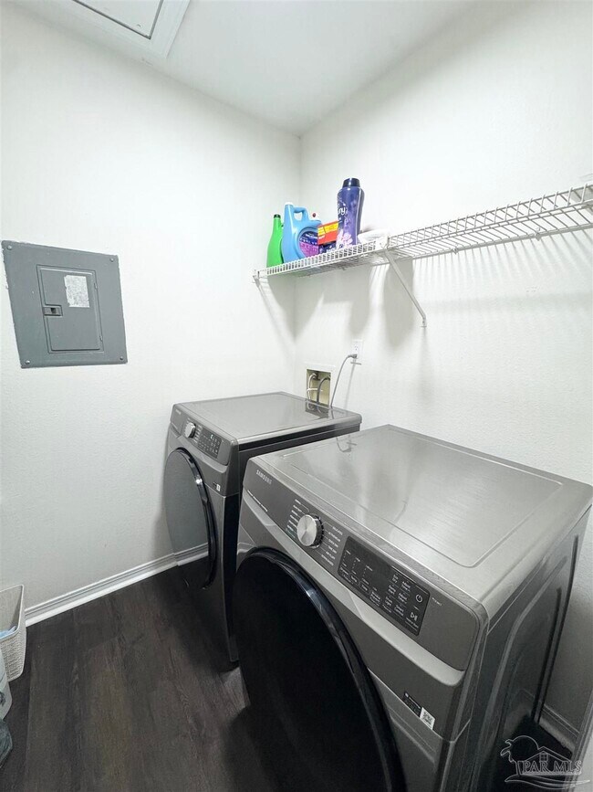 Building Photo - 1440 N 61st Ave