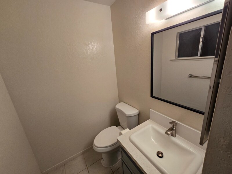 Building Photo - 355 Alder St