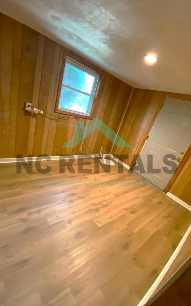 Building Photo - 730 Motor Rd