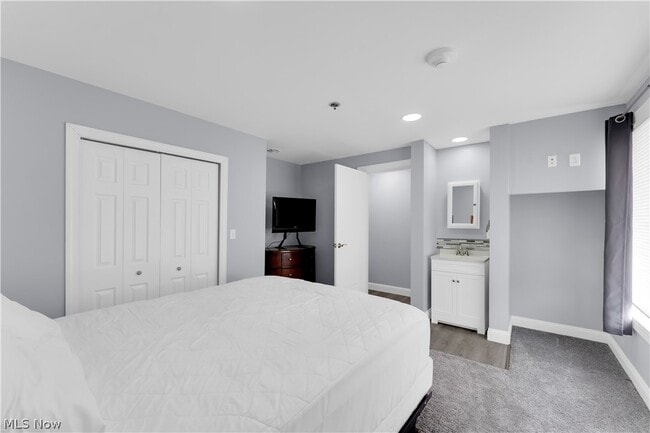 Building Photo - 797 E Market St