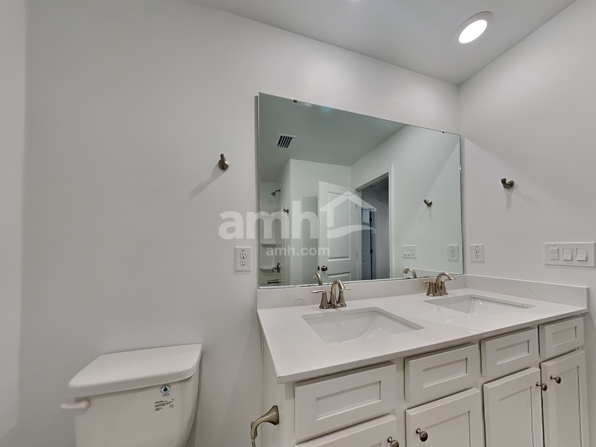 Building Photo - 106 Trevino Dr