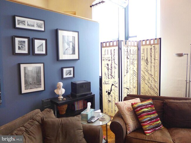 Building Photo - 200 Lincoln Ave