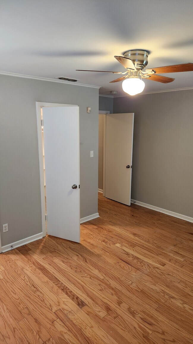Building Photo - 3114 Tanglewood Dr