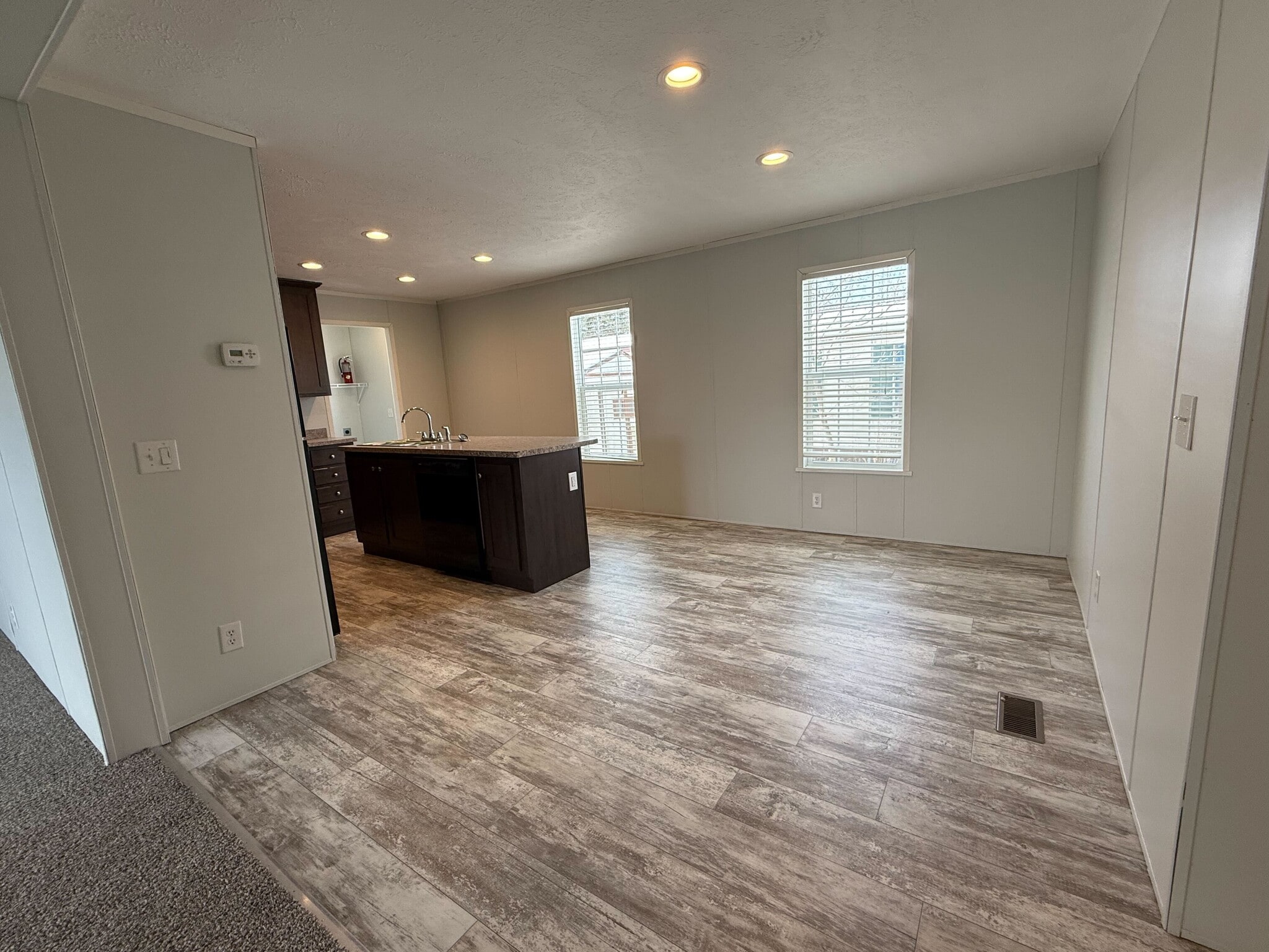 Building Photo - 12528 Apple Ln