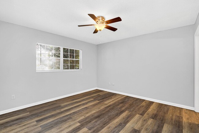 Building Photo - 3/2 unit in Titusville ready for new tenants!