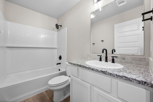 Building Photo - Bell Farms Home Available August