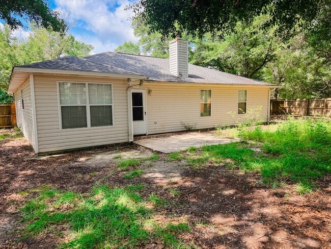 Building Photo - 223 Runnymeade Dr