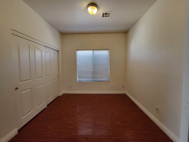 Building Photo - 1158 Founders Ct