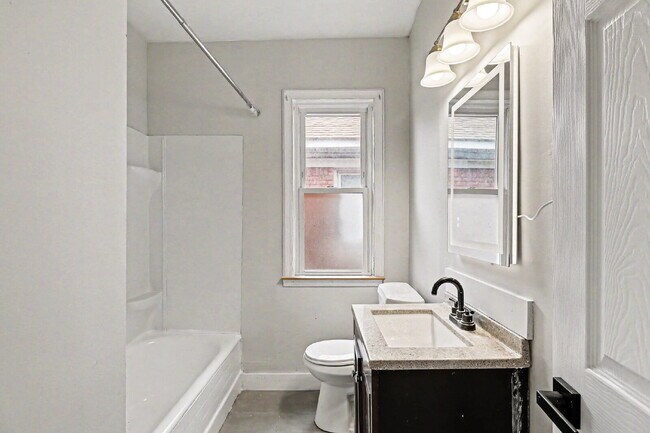Building Photo - 3027 Tuxedo St