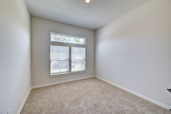 Building Photo - 10631 Hidden Rock Dr