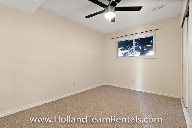 Building Photo - Updated Littleton House in GREAT LOCATION near Streets of SouthGlenn