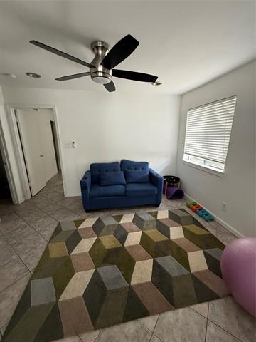 Building Photo - 7431 Holly Hill Dr