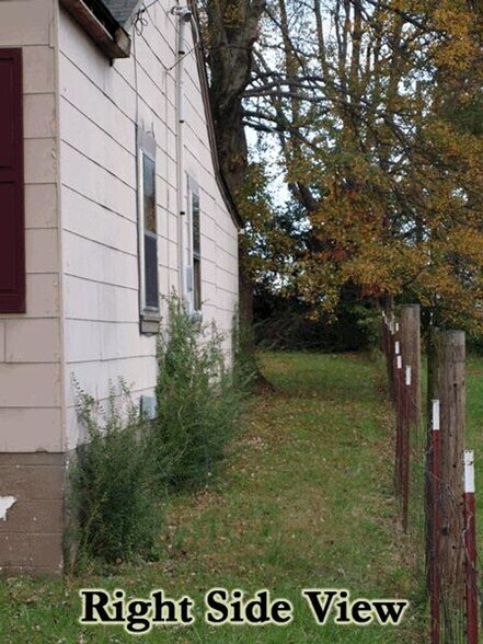 Building Photo - 158 Carr Ave