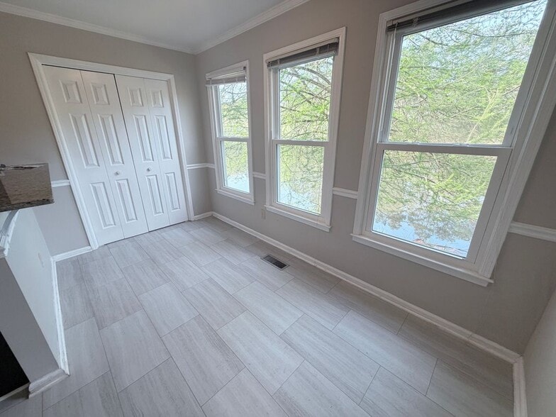 Building Photo - 9073 Carroll Manor Dr