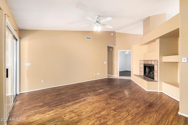 Building Photo - 15221 N 87th Dr