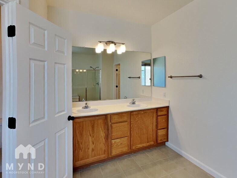 Building Photo - 9359 Lost Springs Ct
