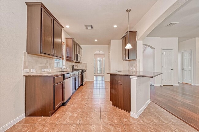 Building Photo - 20555 Bonds Creek Ln