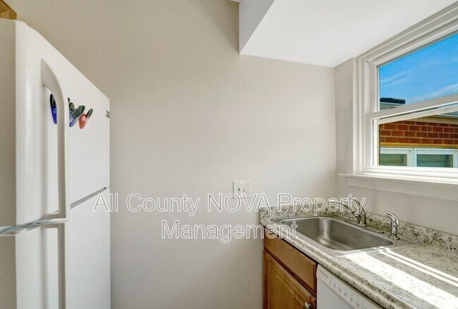 Building Photo - 438 N Armistead St