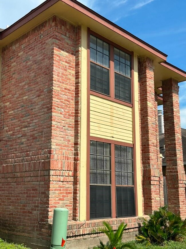 Building Photo - 8623 Beechcrest St