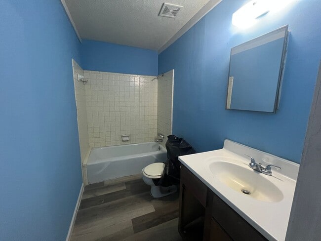 Building Photo - 450 29th Pl