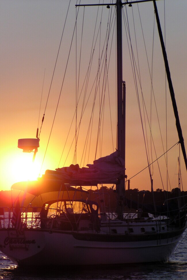 Building Photo - 80 Cherry St