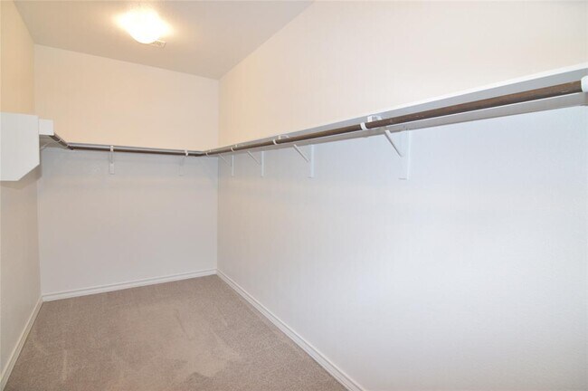 Building Photo - 212 Magna Ln