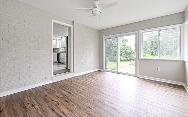 Building Photo - 4236 Tanglewood Dr