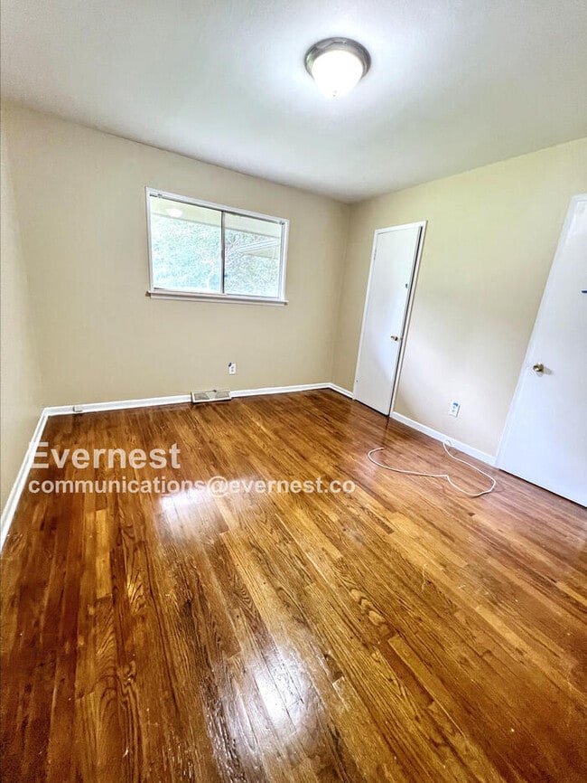 Building Photo - 4222 N Askew Ave