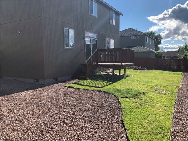 Building Photo - 2350 NW Hazelwood Ave