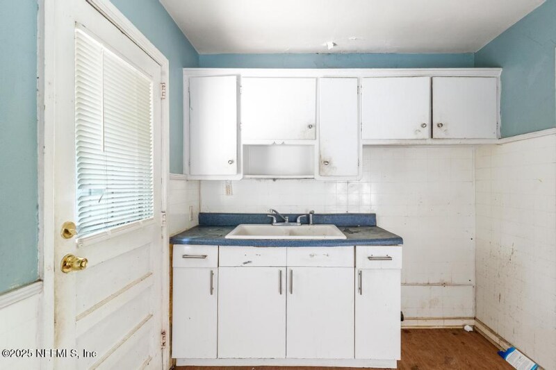 Building Photo - 2892 Gilmore St