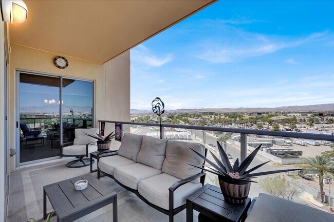 Building Photo - High Rise Condo in One Las Vegas- 4 bedrooms, 3.5 Baths- 2872 Sq. Feet