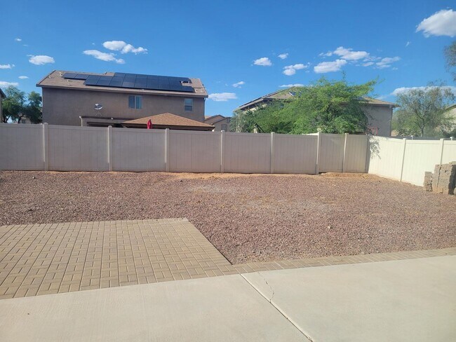 Building Photo - Beautiful 4 bed home with Den and Loft