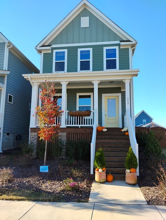 Primary Photo - 353 Wash Holw Dr