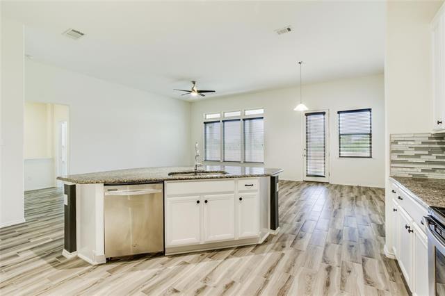 Building Photo - 8720 Stone Valley Dr