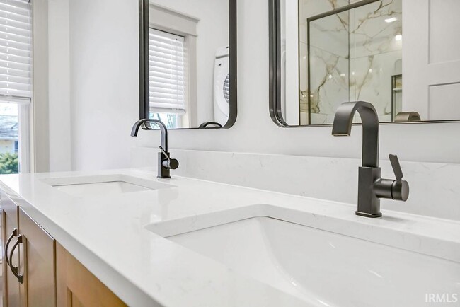 Building Photo - 717 N Grant St